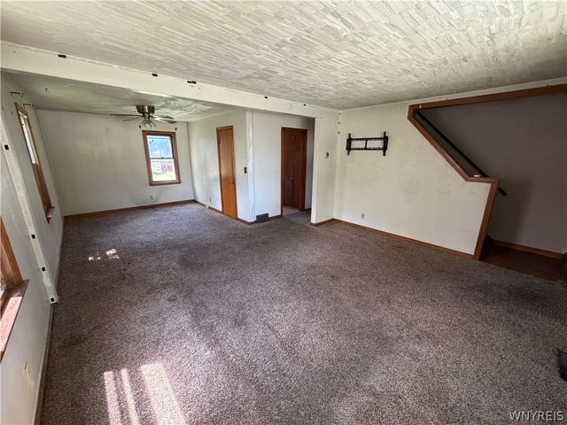 1058 92nd Street, Niagara Falls, NY 14304