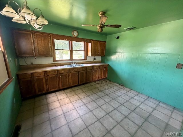 1058 92nd Street, Niagara Falls, NY 14304