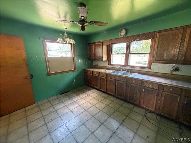 1058 92nd Street, Niagara Falls, NY 14304