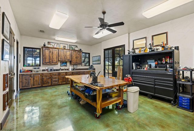 3220 Fall Creek Estates DR, Spicewood, TX 78669