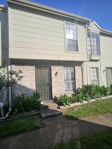 8636 Village Of Fondren Drive 8636, Houston, TX 77071