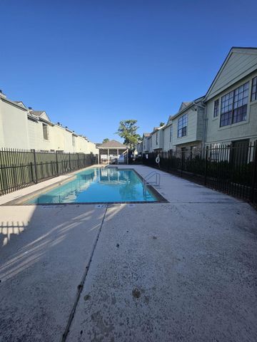 8636 Village Of Fondren Drive 8636, Houston, TX 77071