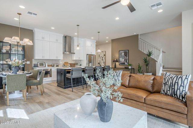 115 W HOLCOMB Lane, Phoenix, AZ 85003