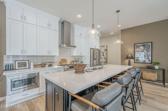 115 W HOLCOMB Lane, Phoenix, AZ 85003