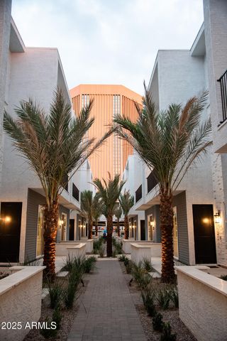 115 W HOLCOMB Lane, Phoenix, AZ 85003