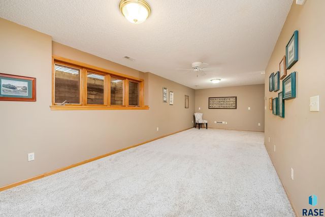 3500 E Kris Dr Drive, Sioux Falls, SD 57103