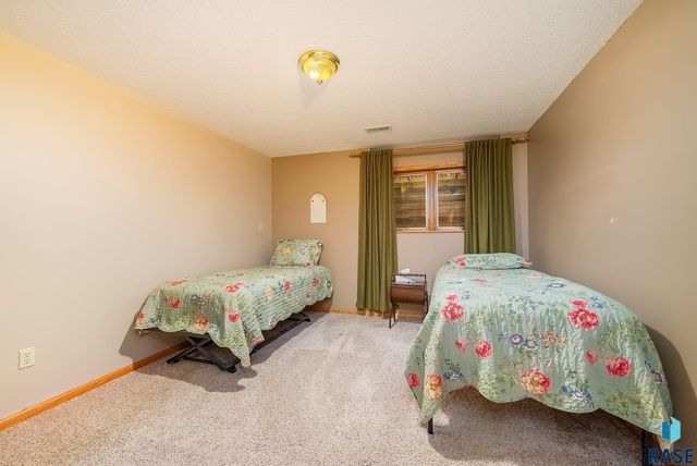 3500 E Kris Dr Drive, Sioux Falls, SD 57103