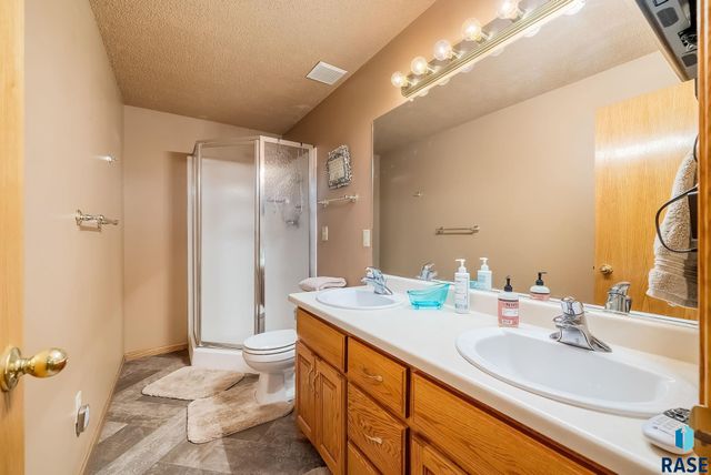 3500 E Kris Dr Drive, Sioux Falls, SD 57103