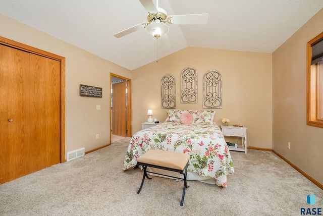 3500 E Kris Dr Drive, Sioux Falls, SD 57103