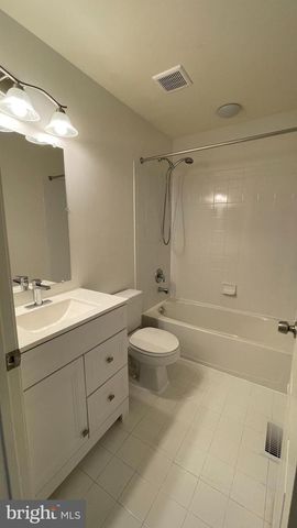 5905 BALTIMORE DR, Marlton, NJ 08053