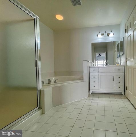 5905 BALTIMORE DR, Marlton, NJ 08053
