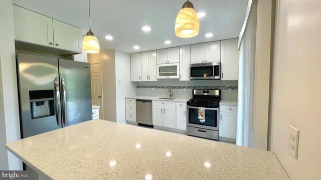 5905 BALTIMORE DR, Marlton, NJ 08053