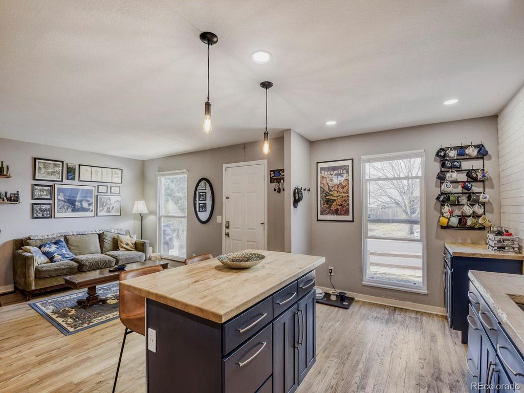 20765 E Buchanan Drive, Aurora, CO 80011