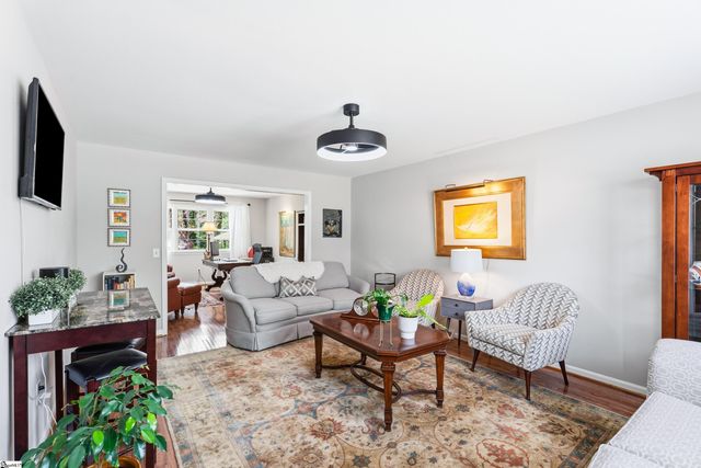 24 Twelve Oaks Terrace, Greenville, SC 29615