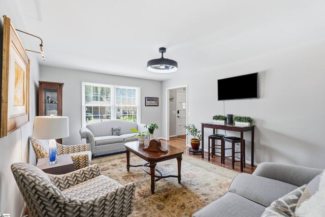 24 Twelve Oaks Terrace, Greenville, SC 29615