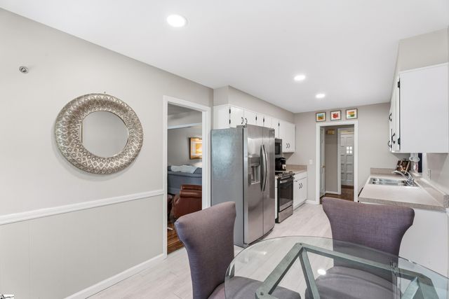 24 Twelve Oaks Terrace, Greenville, SC 29615