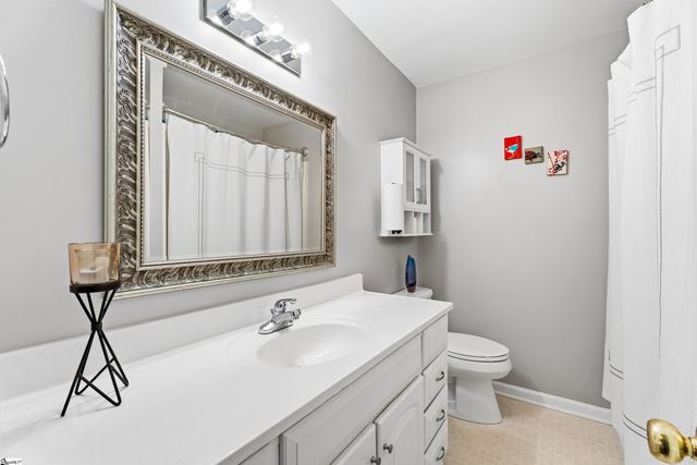 24 Twelve Oaks Terrace, Greenville, SC 29615