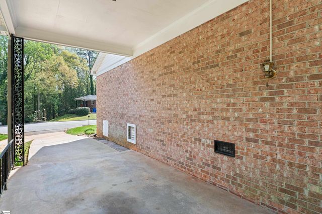 24 Twelve Oaks Terrace, Greenville, SC 29615