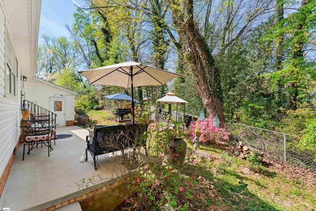 24 Twelve Oaks Terrace, Greenville, SC 29615