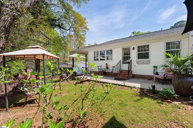 24 Twelve Oaks Terrace, Greenville, SC 29615