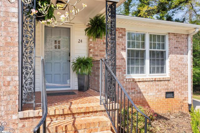 24 Twelve Oaks Terrace, Greenville, SC 29615