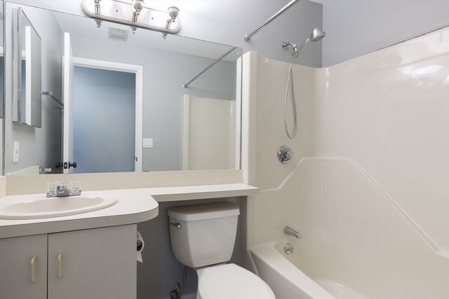 1 Carey Cir 409, Revere, MA 02151