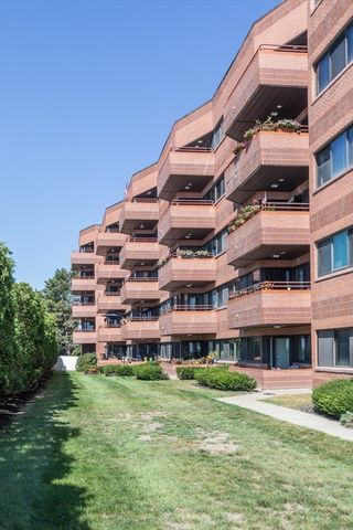 1 Carey Cir 409, Revere, MA 02151