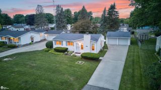 1442 Kettering Avenue, Burton, MI 48509
