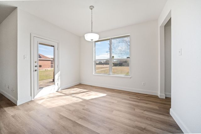 908 W Wintergreen Road, Lancaster, TX 75134