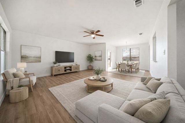 908 W Wintergreen Road, Lancaster, TX 75134