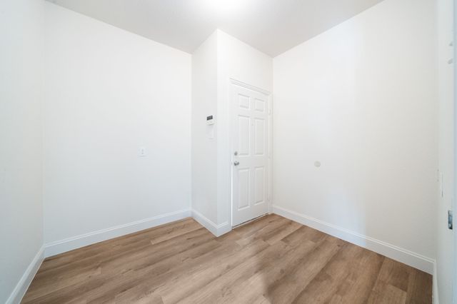 908 W Wintergreen Road, Lancaster, TX 75134