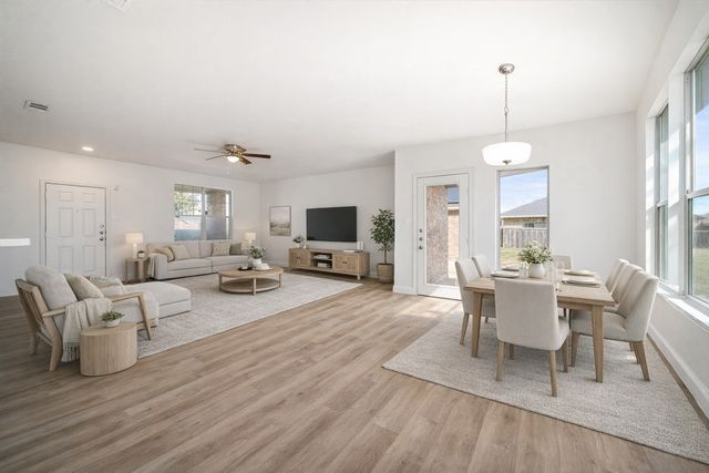 908 W Wintergreen Road, Lancaster, TX 75134