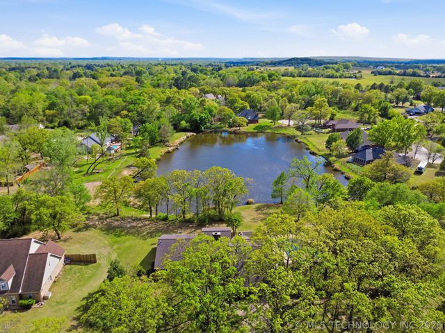 1610 Country Club Drive, Okmulgee, OK 74447