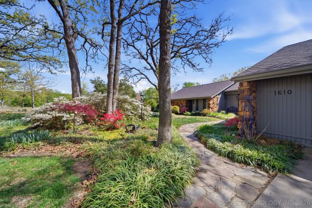 1610 Country Club Drive, Okmulgee, OK 74447