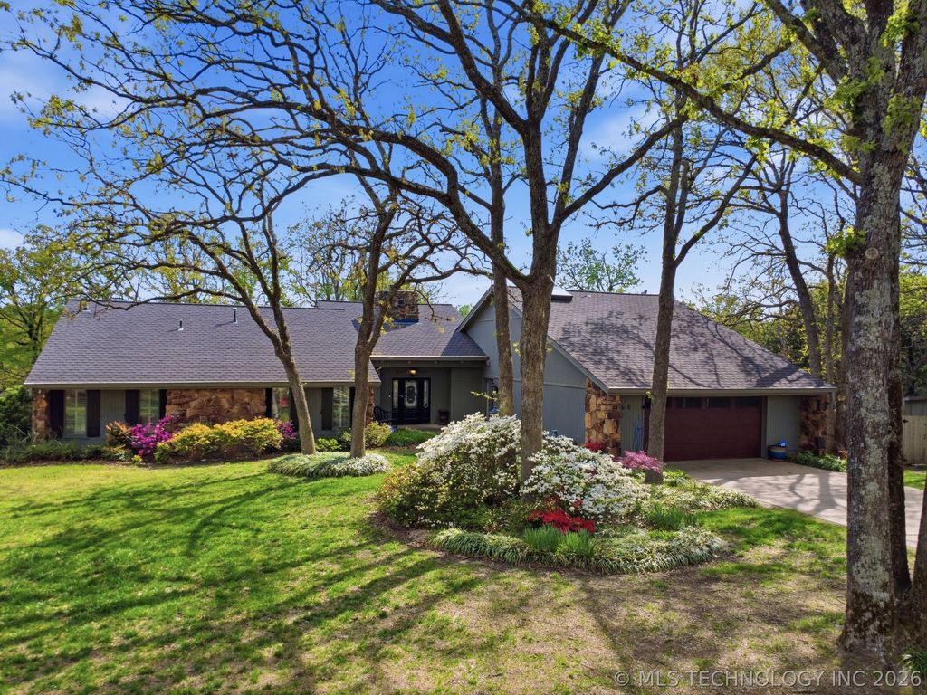 1610 Country Club Drive, Okmulgee, OK 74447
