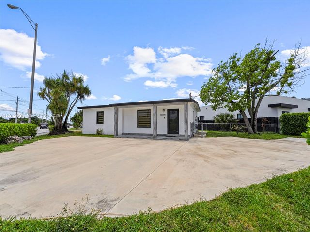 10700 SW 46th St, Miami, FL 33165