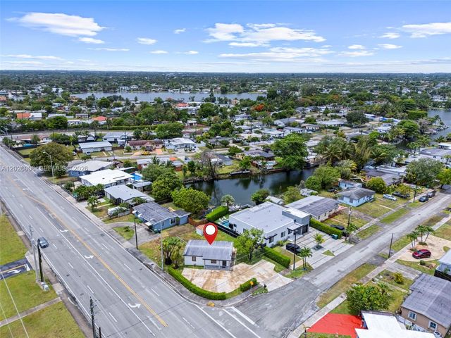 10700 SW 46th St, Miami, FL 33165