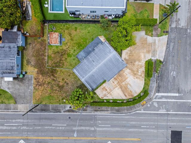 10700 SW 46th St, Miami, FL 33165