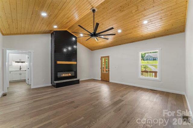 438 Plantation Drive, Marion, NC 28752