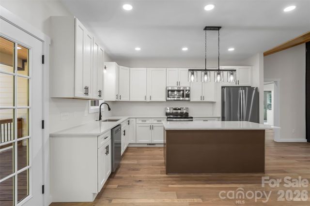 438 Plantation Drive, Marion, NC 28752