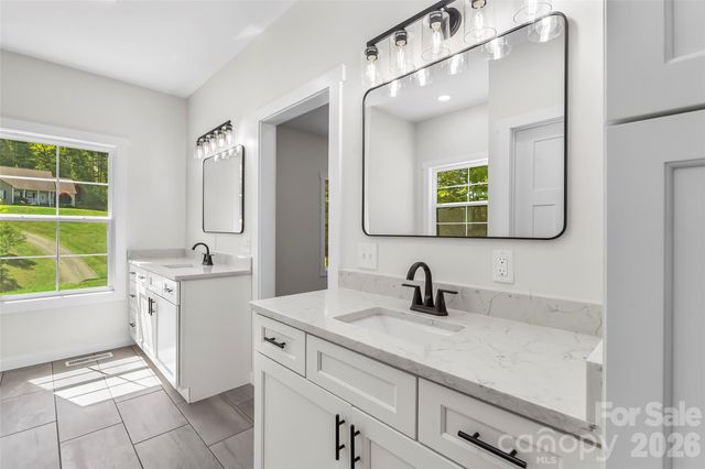 438 Plantation Drive, Marion, NC 28752
