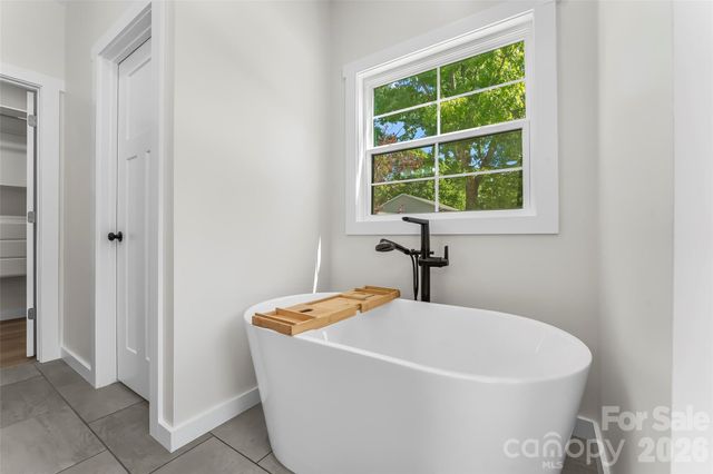 438 Plantation Drive, Marion, NC 28752