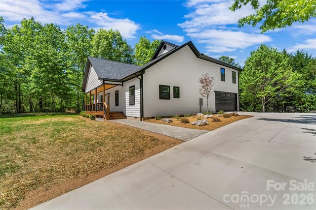 438 Plantation Drive, Marion, NC 28752