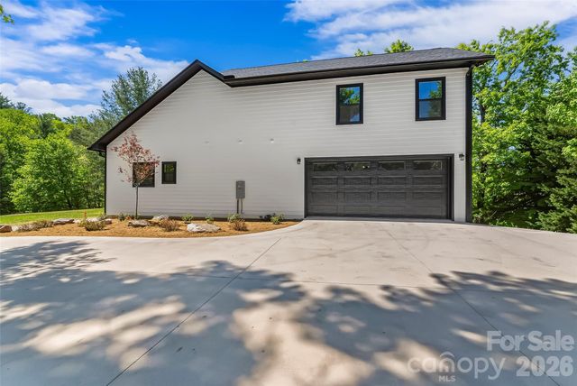 438 Plantation Drive, Marion, NC 28752