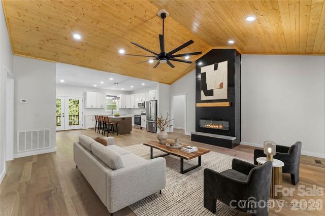 438 Plantation Drive, Marion, NC 28752