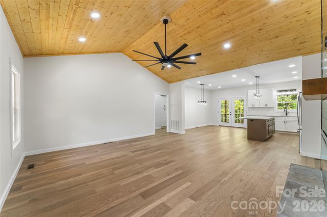 438 Plantation Drive, Marion, NC 28752