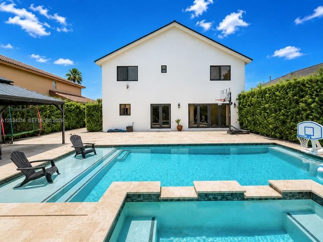 19001 NW 79th Ct, Hialeah, FL 33015