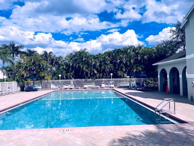 19001 NW 79th Ct, Hialeah, FL 33015