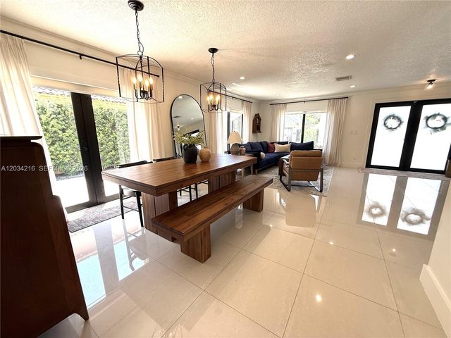 19001 NW 79th Ct, Hialeah, FL 33015