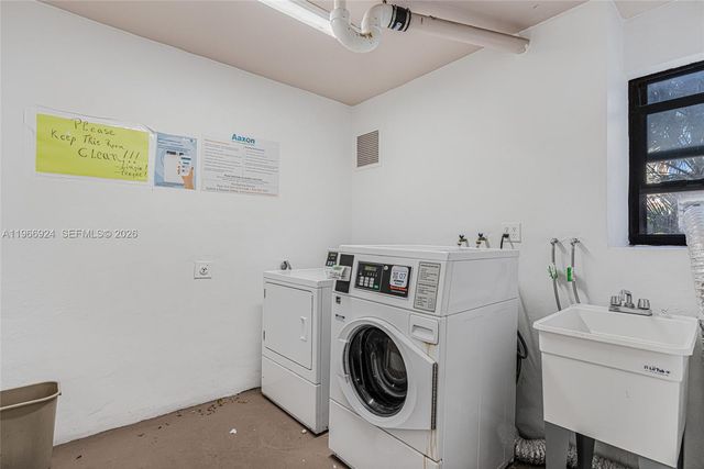 301 Golden Isles Dr 403, Hallandale Beach, FL 33009